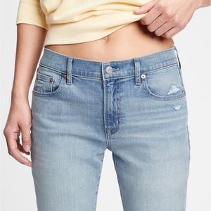 Gap Girlfriend Midrise jean